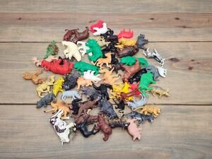 LOT OF 50+ ASSORTED PLASTIC FARM ANIMALS, COWS, HORSES, PIGS, & MORE